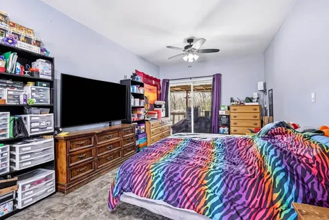 527 SW 2nd Dyersville IA 52040