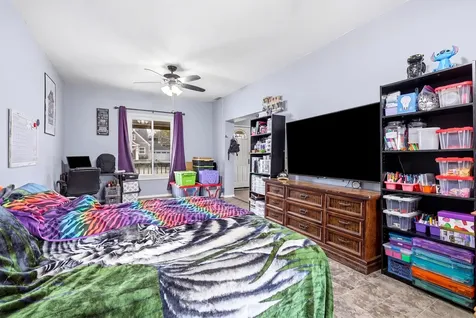 527 SW 2nd Dyersville IA 52040