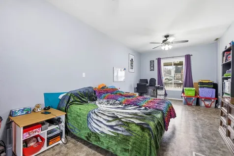 527 SW 2nd Dyersville IA 52040