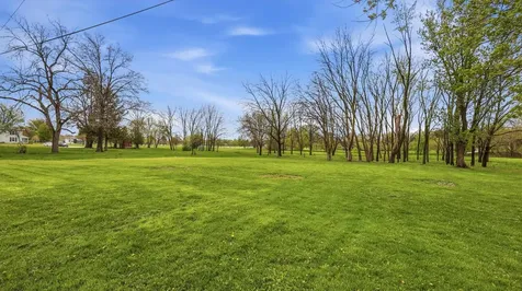 527 SW 2nd Dyersville IA 52040