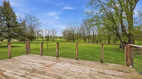 527 SW 2nd Dyersville IA 52040