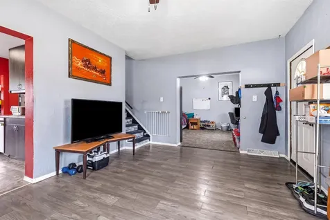 527 SW 2nd Dyersville IA 52040
