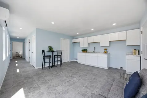 21686 257 Delhi IA 52223
