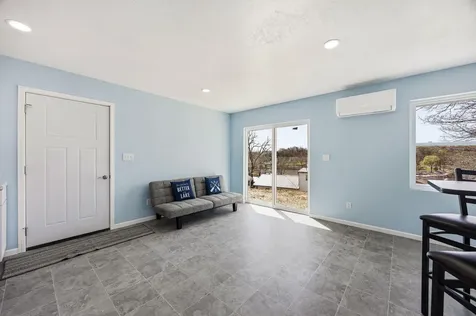 21686 257 Delhi IA 52223