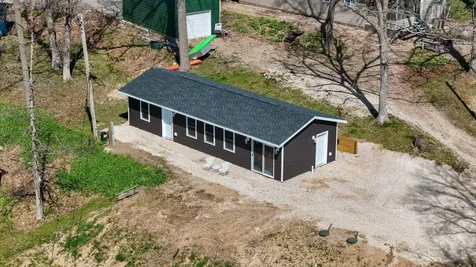 21686 257 Delhi IA 52223
