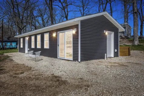 21686 257 Delhi IA 52223