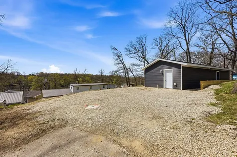 21686 257 Delhi IA 52223