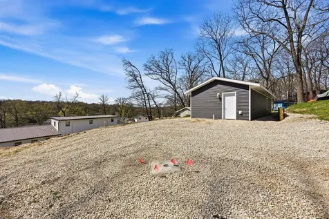 21686 257 Delhi IA 52223
