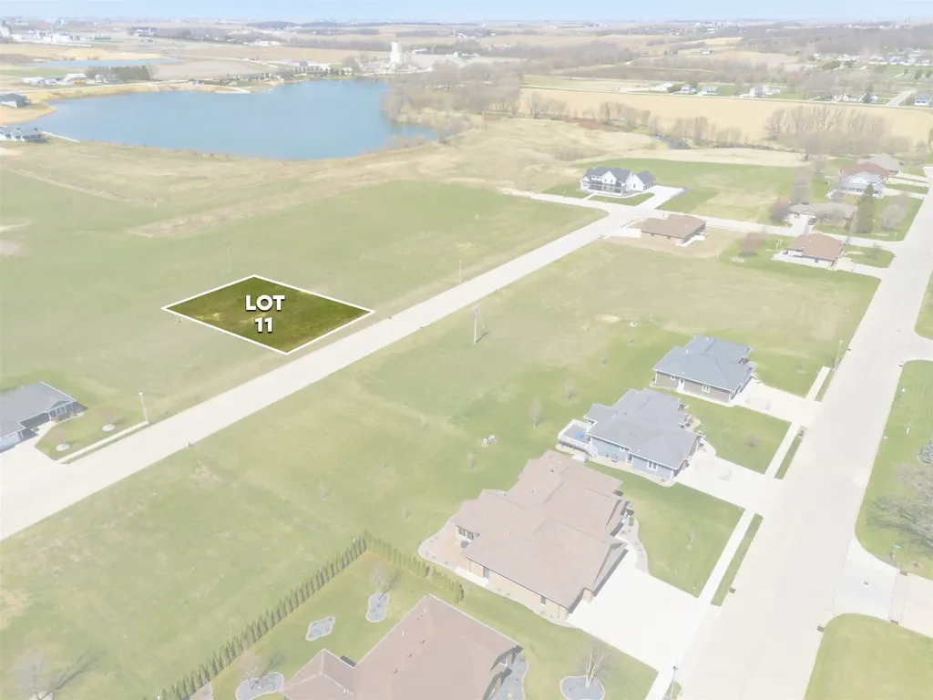 728 8th Street SW Dyersville IA 52040