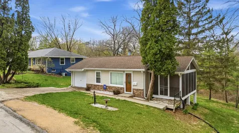 711 Laurel Dubuque IA 52003