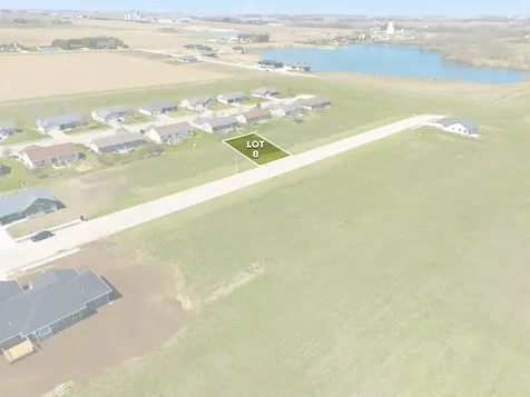 902 10th Street SW Dyersville IA 52040
