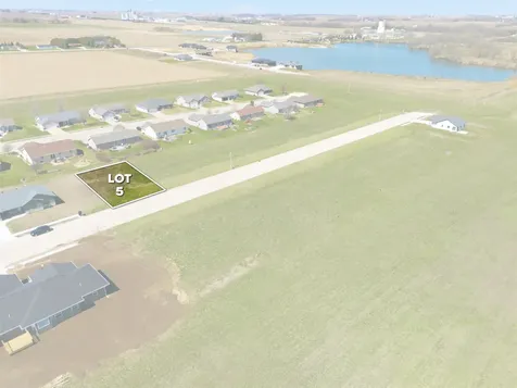 940 10th Street SW Dyersville IA 52040-9637