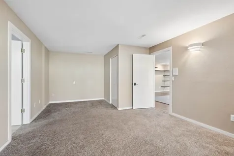 16379 Coventry Dubuque IA 52001
