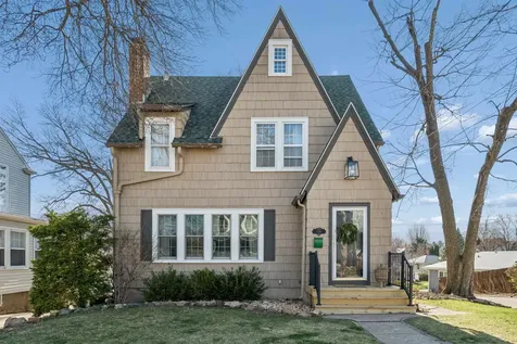 170 South Hill Dubuque IA 52003