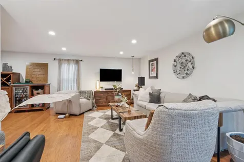 170 South Hill Dubuque IA 52003