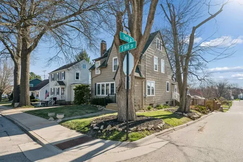 170 South Hill Dubuque IA 52003