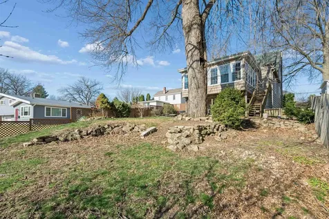 170 South Hill Dubuque IA 52003