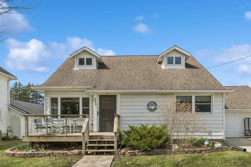 308 S Egbert Monona IA 52159