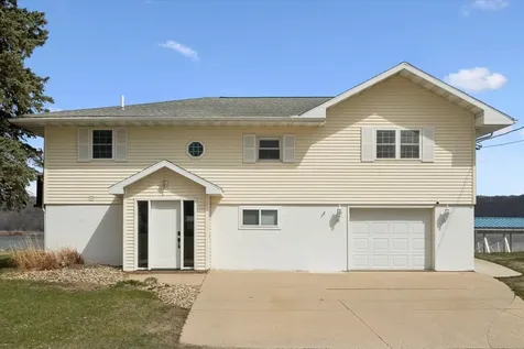174 Abel Guttenberg IA 52052