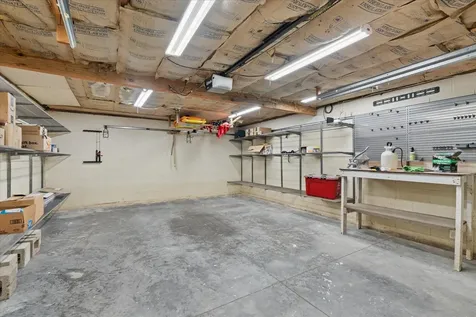 174 Abel Guttenberg IA 52052