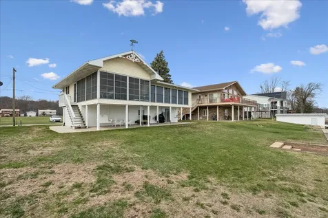 174 Abel Guttenberg IA 52052