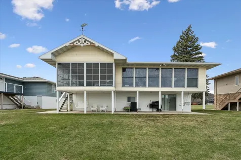 174 Abel Guttenberg IA 52052