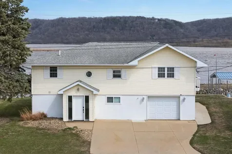 174 Abel Guttenberg IA 52052