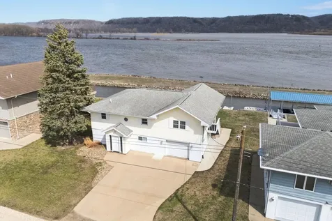 174 Abel Guttenberg IA 52052