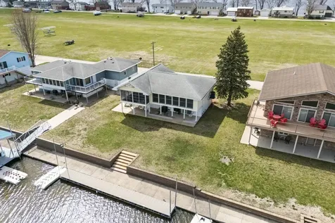 174 Abel Guttenberg IA 52052