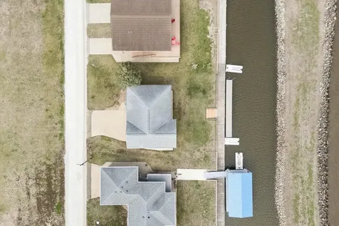 174 Abel Guttenberg IA 52052