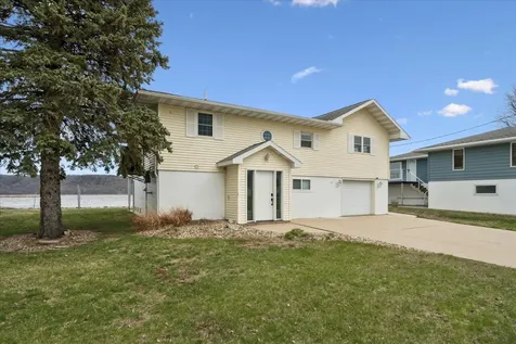 174 Abel Guttenberg IA 52052