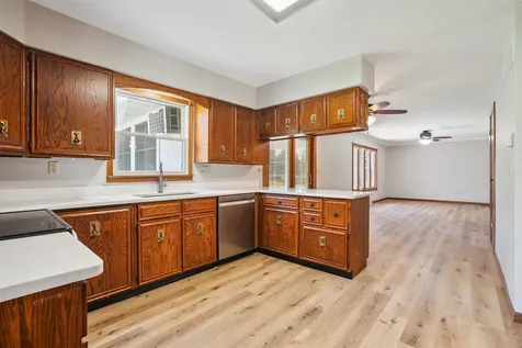 30020 Prier Dyersville IA 52040