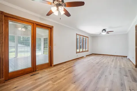 30020 Prier Dyersville IA 52040