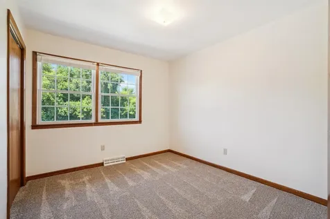 30020 Prier Dyersville IA 52040