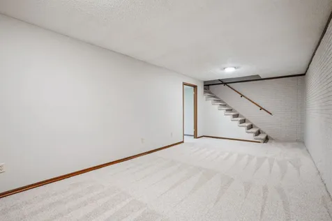 30020 Prier Dyersville IA 52040