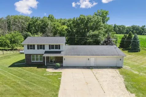 30020 Prier Dyersville IA 52040