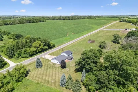 30020 Prier Dyersville IA 52040