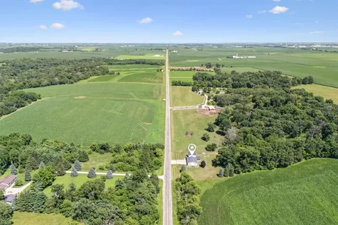 30020 Prier Dyersville IA 52040