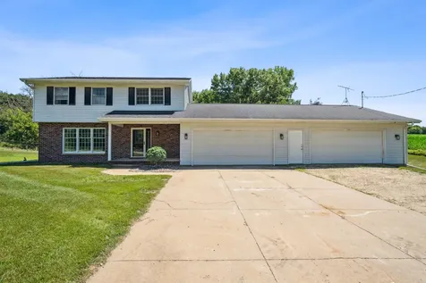 30020 Prier Dyersville IA 52040