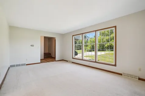 30020 Prier Dyersville IA 52040