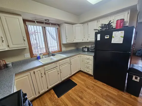719 E 22nd Dubuque IA 52001-3406