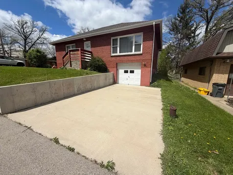 45 Oak Grove Dubuque IA 52002