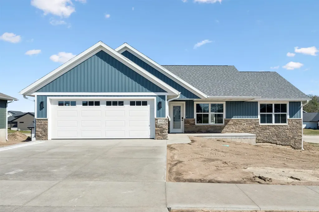 Manchester IA, 1024 Sage Oak