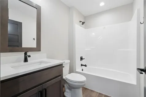1024 Sage Oak Manchester IA 52057-0000
