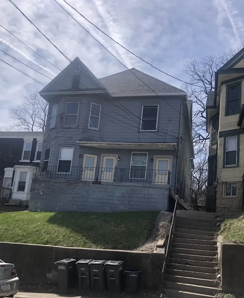 697 Caledonia Dubuque IA 52001