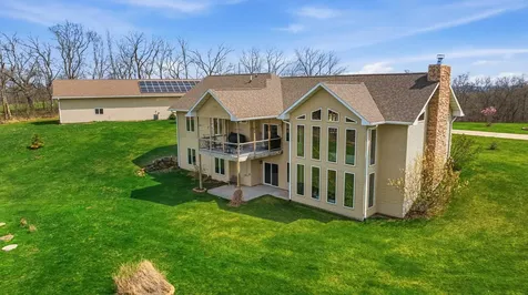 1567 St. Catherine Dubuque IA 52031