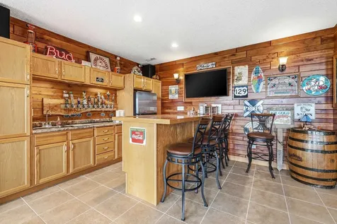 1567 St. Catherine Dubuque IA 52031