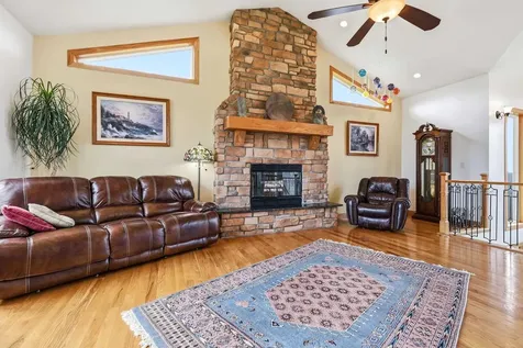 1567 St. Catherine Dubuque IA 52031