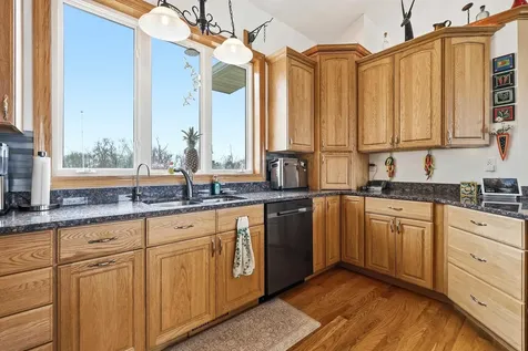 1567 St. Catherine Dubuque IA 52031