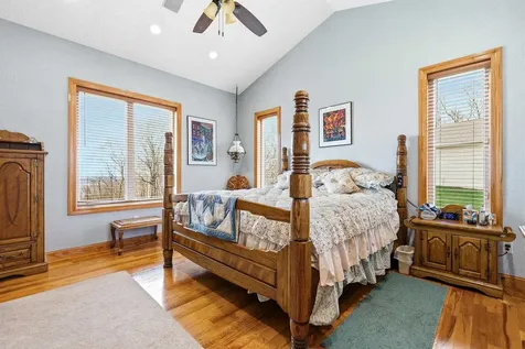 1567 St. Catherine Dubuque IA 52031